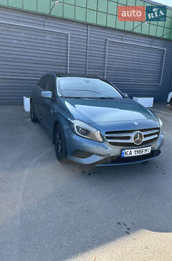 Хэтчбек Mercedes-Benz A-Class 2012 в 