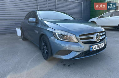 Хэтчбек Mercedes-Benz A-Class 2012 в 