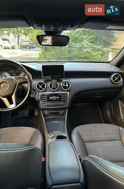 Хэтчбек Mercedes-Benz A-Class 2012 в 