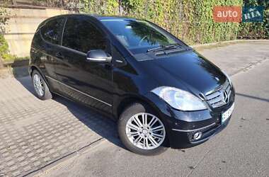 Купе Mercedes-Benz A-Class 2010 в Киеве