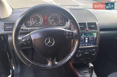 Купе Mercedes-Benz A-Class 2010 в 