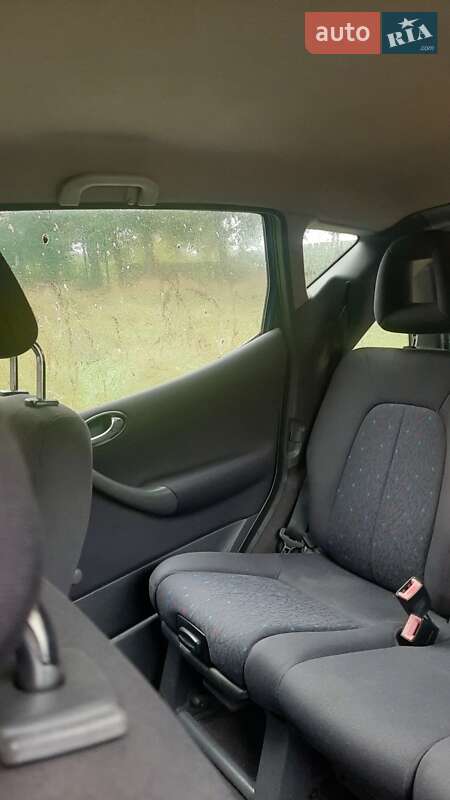 Хетчбек Mercedes-Benz A-Class 2002 в Рівному фото 8 Хетчбек Mercedes-Benz A-Class 2002 в Рівному