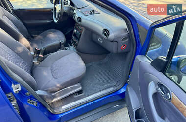 Хэтчбек Mercedes-Benz A-Class 2001 в 