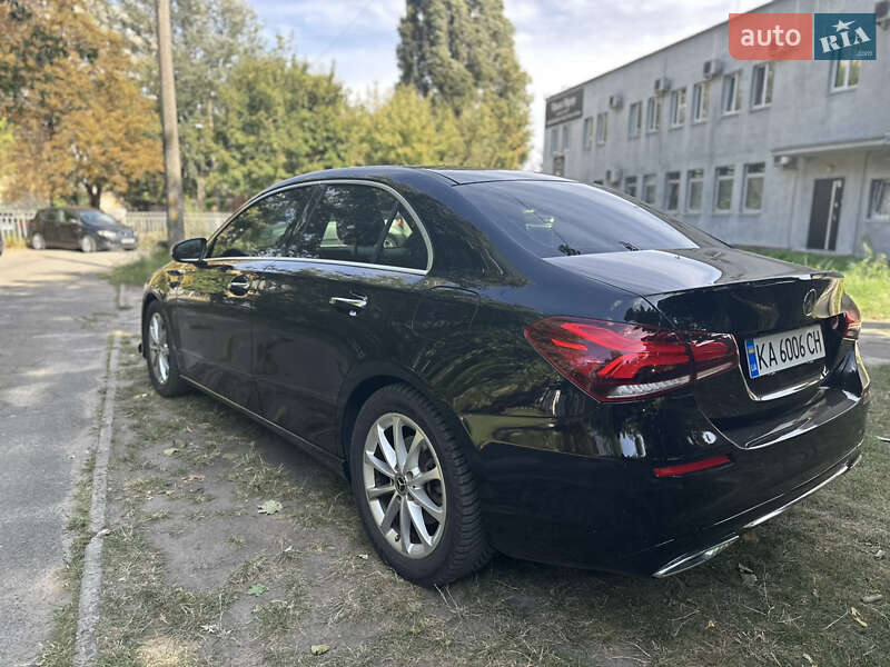 Седан Mercedes-Benz A-Class 2019 в Киеве