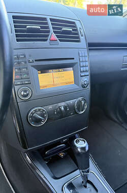 Хэтчбек Mercedes-Benz A-Class 2010 в 