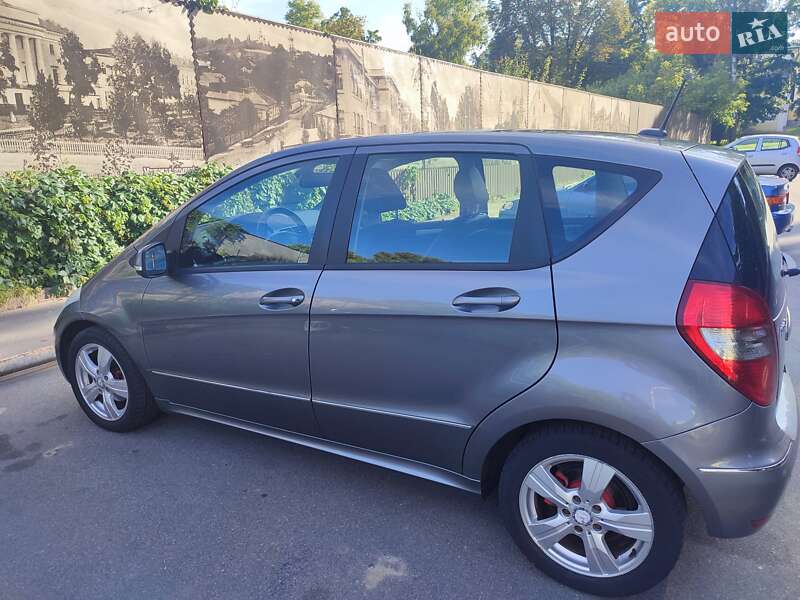 Хетчбек Mercedes-Benz A-Class 2010 в Чернігові