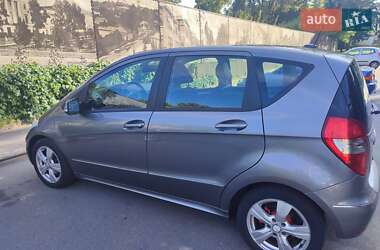 Хэтчбек Mercedes-Benz A-Class 2010 в 
