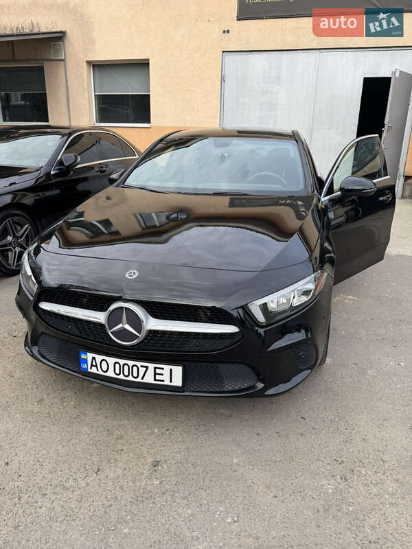 Седан Mercedes-Benz A-Class 2019 в Ужгороде