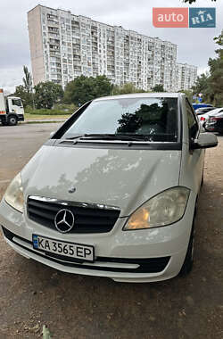 Хэтчбек Mercedes-Benz A-Class 2009 в 