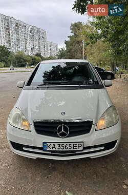 Хэтчбек Mercedes-Benz A-Class 2009 в 