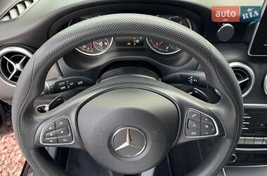 Хэтчбек Mercedes-Benz A-Class 2016 в 