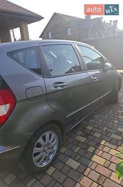Хэтчбек Mercedes-Benz A-Class 2011 в 