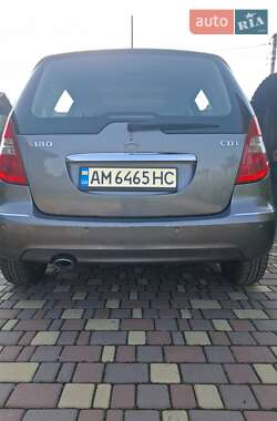 Хэтчбек Mercedes-Benz A-Class 2011 в 