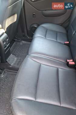 Хэтчбек Mercedes-Benz A-Class 2011 в 