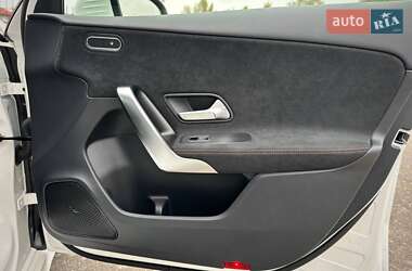 Хэтчбек Mercedes-Benz A-Class 2021 в 