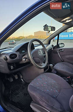Хэтчбек Mercedes-Benz A-Class 2000 в 