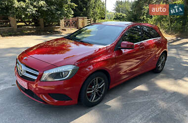 Хэтчбек Mercedes-Benz A-Class 2014 в 