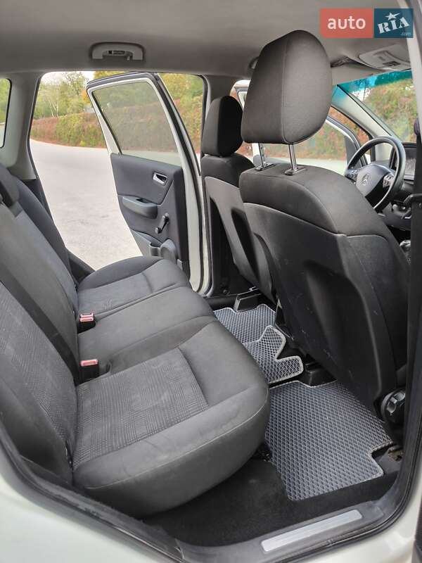 Хэтчбек Mercedes-Benz A-Class 2009 в Днепре