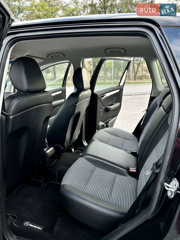 Хэтчбек Mercedes-Benz A-Class 2006 в Подгородном