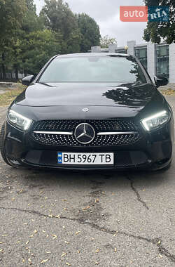 Седан Mercedes-Benz A-Class 2019 в Днепре