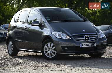 Хэтчбек Mercedes-Benz A-Class 2010 в 