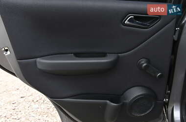 Хэтчбек Mercedes-Benz A-Class 2010 в 