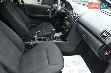 Хэтчбек Mercedes-Benz A-Class 2010 в 