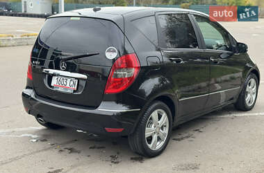 Хэтчбек Mercedes-Benz A-Class 2010 в 