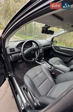 Хэтчбек Mercedes-Benz A-Class 2010 в 