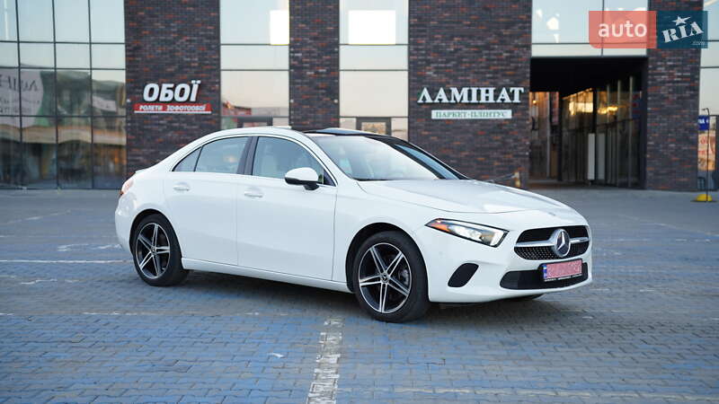 Седан Mercedes-Benz A-Class 2018 в Сторожинце