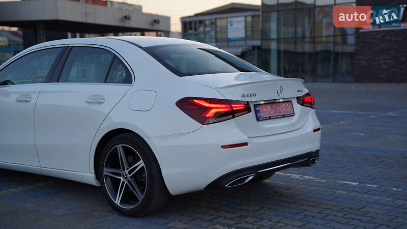 Седан Mercedes-Benz A-Class 2018 в Сторожинце