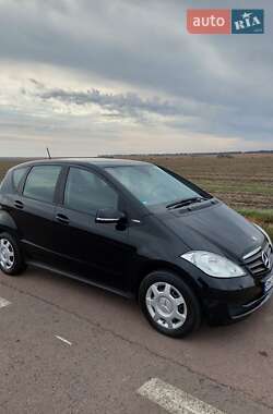 Хетчбек Mercedes-Benz A-Class 2010 в 