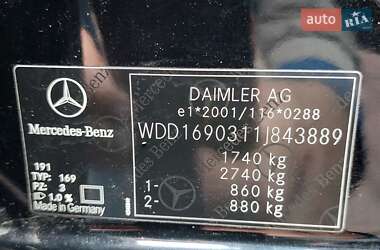 Хетчбек Mercedes-Benz A-Class 2010 в 