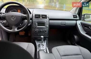 Хэтчбек Mercedes-Benz A-Class 2010 в 