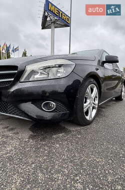 Хэтчбек Mercedes-Benz A-Class 2013 в 