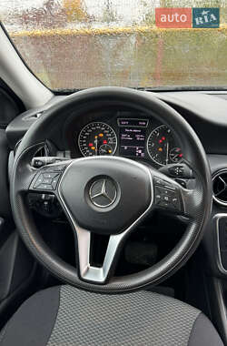 Хэтчбек Mercedes-Benz A-Class 2013 в 