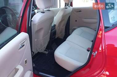 Хэтчбек Mercedes-Benz A-Class 2011 в 
