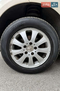 Хэтчбек Mercedes-Benz A-Class 2005 в  фото 11 Хэтчбек Mercedes-Benz A-Class 2005 в