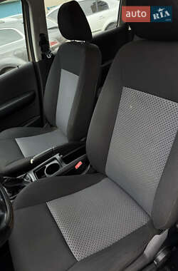 Хэтчбек Mercedes-Benz A-Class 2005 в  фото 19 Хэтчбек Mercedes-Benz A-Class 2005 в