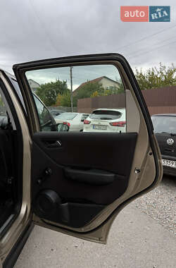 Хэтчбек Mercedes-Benz A-Class 2005 в  фото 35 Хэтчбек Mercedes-Benz A-Class 2005 в