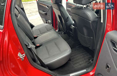 Хэтчбек Mercedes-Benz A-Class 2011 в 