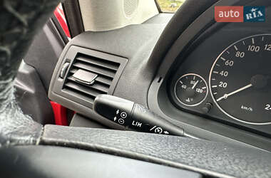 Хэтчбек Mercedes-Benz A-Class 2011 в 