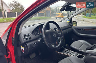 Хэтчбек Mercedes-Benz A-Class 2011 в 