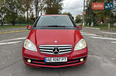 Хэтчбек Mercedes-Benz A-Class 2011 в 
