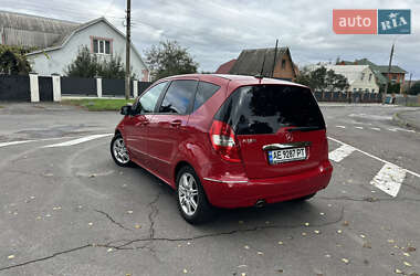 Хэтчбек Mercedes-Benz A-Class 2011 в 