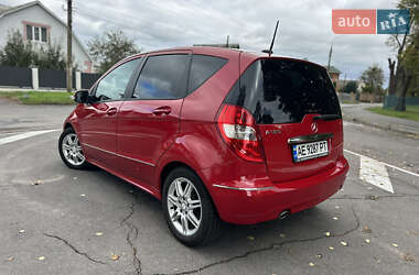 Хэтчбек Mercedes-Benz A-Class 2011 в 