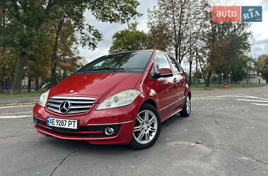 Хэтчбек Mercedes-Benz A-Class 2011 в 