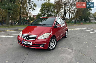 Хэтчбек Mercedes-Benz A-Class 2011 в 