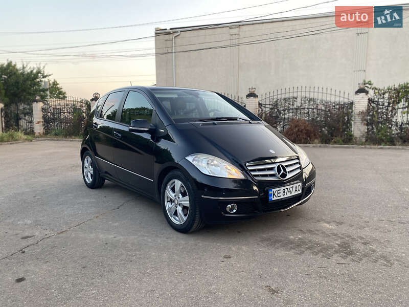 Хэтчбек Mercedes-Benz A-Class 2010 в Кривом Роге фото Хэтчбек Mercedes-Benz A-Class 2010 в Кривом Роге