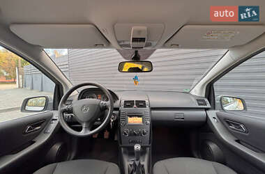 Хэтчбек Mercedes-Benz A-Class 2011 в 